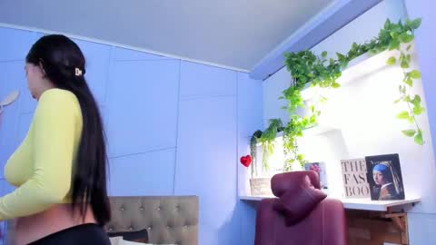 Louren Fox online show from 12-03-25, 11:30