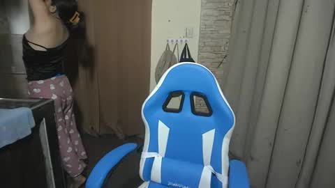 Snapshot of lovable_christine chatting on 10-21-25, 01:06 lovable_christine online show from 10-21-25, 01:06