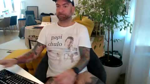Guapito online show from 06-30-26, 08:48