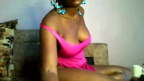 Snapshot of love1378 chatting on 02-19-25, 07:06 Cynthia. A online show from 02-19-25, 07:06