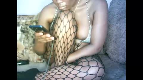 Snapshot of love1378 chatting on 09-11-25, 10:15 Cynthia. A online show from 09-11-25, 10:15