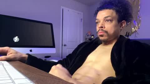 Snapshot of love4heelz chatting on 12-29-24, 05:44 Prynce online show from 12-29-24, 05:44