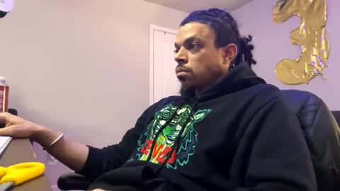 Snapshot of love4heelz chatting on 03-11-25, 06:30 Prynce online show from 03-11-25, 06:30