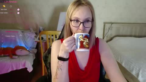 Snapshot of love_agatha chatting on 10-25-25, 05:26 Agatha online show from 10-25-25, 05:26