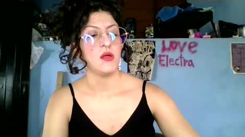 Snapshot of love_electra chatting on 01-09-26, 03:59 love_electra online show from 01-09-26, 03:59