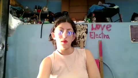 Snapshot of love_electra chatting on 01-16-26, 09:19 love_electra online show from 01-16-26, 09:19
