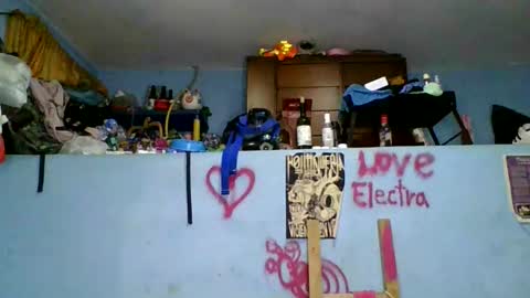Snapshot of love_electra chatting on 02-14-26, 06:15 love_electra online show from 02-14-26, 06:15