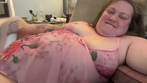 Sara and Leigh online show from 09-09-25, 09:47