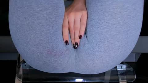 Snapshot of love_hard_kiru chatting on 05-28-26, 08:33 Kira online show from 05-28-26, 08:33