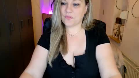 Love Kimx online show from 06-11-26, 06:22