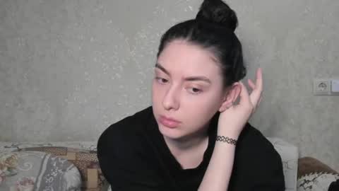 LINA online show from 04-19-26, 05:34