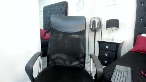 Snapshot of love_melany0 chatting on 12-04-25, 05:54 Melany online show from 12-04-25, 05:54