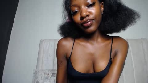 Snapshot of love_miah chatting on 02-01-26, 12:20 Miah online show from 02-01-26, 12:20