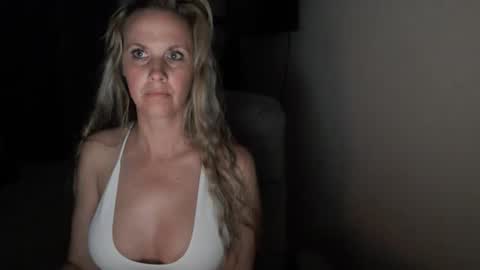 LoVe On  online show from 04-24-26, 10:18