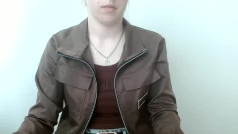 Vivian online show from 03-18-26, 12:41