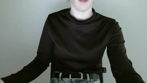 Vivian online show from 04-27-26, 02:15