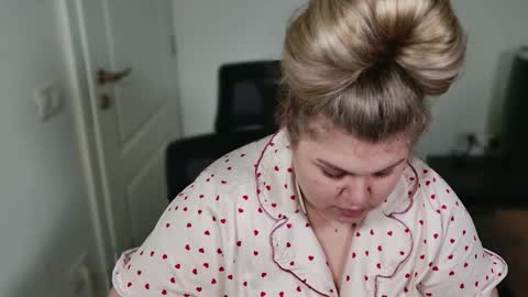 Ally online show from 01-07-26, 06:49