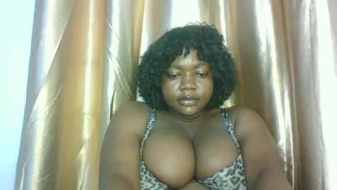 mila online show from 03-11-26, 11:00