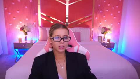 Snapshot of loveedove chatting on 07-10-26, 06:50 loveedove online show from 07-10-26, 06:50