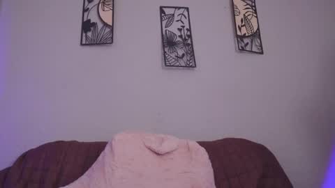 Snapshot of loveegirll chatting on 05-30-26, 03:25 katalina online show from 05-30-26, 03:25