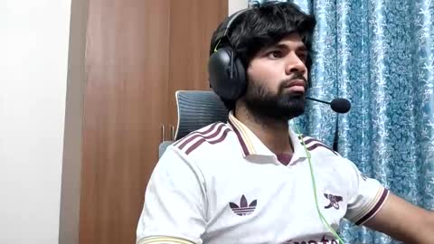 Snapshot of lovehairyindian chatting on 10-25-25, 12:18 Indian hairy online show from 10-25-25, 12:18