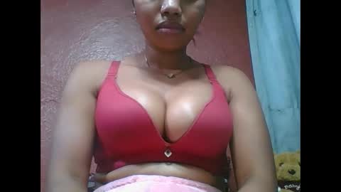 Snapshot of loveinlife750427 chatting on 10-20-25, 03:51 loveinlife750427 online show from 10-20-25, 03:51