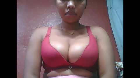 Snapshot of loveinlife750427 chatting on 10-21-25, 02:12 loveinlife750427 online show from 10-21-25, 02:12