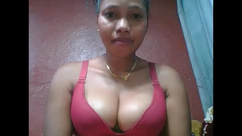 Snapshot of loveinlife750427 chatting on 10-21-25, 02:18 loveinlife750427 online show from 10-21-25, 02:18