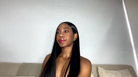 Snapshot of loveit_hermione chatting on 05-17-26, 02:24 Val online show from 05-17-26, 02:24