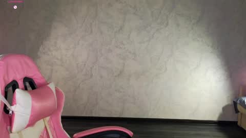 Molly online show from 04-22-26, 05:25