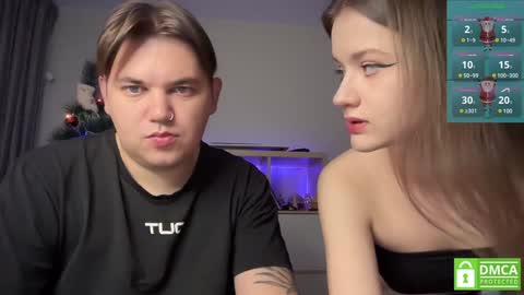 Snapshot of lovelly_mooncouple chatting on 01-05-25, 11:59 Mileena and Oliver online show from 01-05-25, 11:59