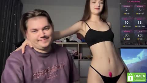 Snapshot of lovelly_mooncouple chatting on 09-18-25, 10:39 Mileena and Oliver online show from 09-18-25, 10:39