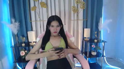 Snapshot of lovely_bellax chatting on 04-29-26, 06:14 BELLA online show from 04-29-26, 06:14