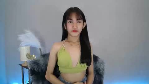 Snapshot of lovely_bellax chatting on 05-13-26, 03:48 BELLA online show from 05-13-26, 03:48