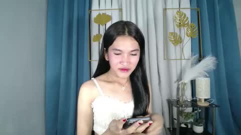 Snapshot of lovely_bellax chatting on 05-18-26, 02:07 BELLA online show from 05-18-26, 02:07