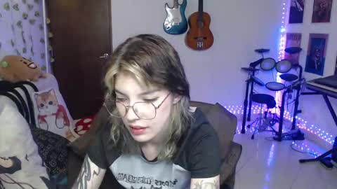 Snapshot of lovely_cass chatting on 11-14-25, 12:31 Cassie online show from 11-14-25, 12:31