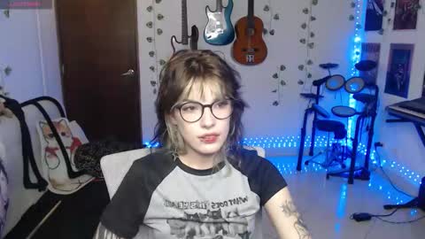 Snapshot of lovely_cass chatting on 11-22-25, 01:26 Cassie online show from 11-22-25, 01:26