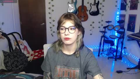 Snapshot of lovely_cass chatting on 11-23-25, 12:54 Cassie online show from 11-23-25, 12:54