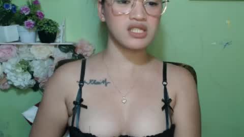 hearty2 Hey guys  Im Jess  online show from 03-08-26, 03:54