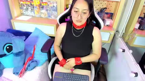 Snapshot of lovely_chloe19 chatting on 01-24-25, 02:30 Chloe online show from 01-24-25, 02:30