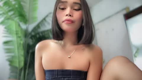 lovely_cittie18 online show from 04-15-26, 02:51