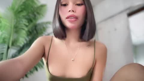 lovely_cittie18 online show from 04-22-26, 03:09