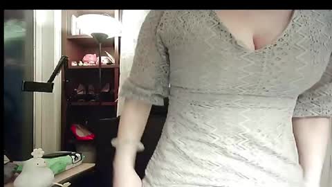 DANA KIM online show from 11-24-25, 08:03