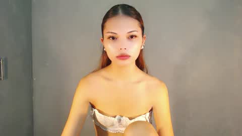 Snapshot of lovely_darlingx chatting on 06-09-26, 01:28 Precious . online show from 06-09-26, 01:28
