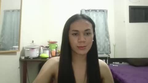 Snapshot of lovely_erika25 chatting on 12-23-25, 09:40 lovely_erika25 online show from 12-23-25, 09:40