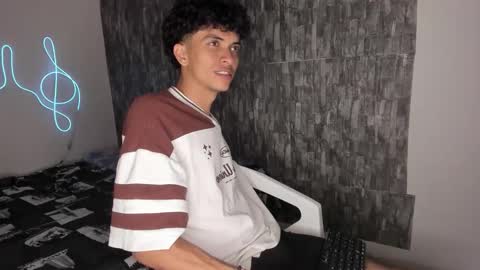 Snapshot of lovely_horny713 chatting on 04-28-26, 04:06 Salo online show from 04-28-26, 04:06