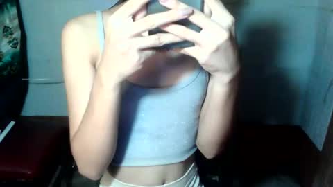 lovely_joan123 online show from 04-18-26, 07:58
