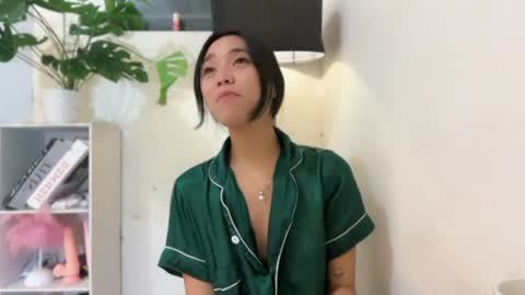 Snapshot of lovely_leah23 chatting on 06-11-26, 12:54 lovely_leah23 online show from 06-11-26, 12:54