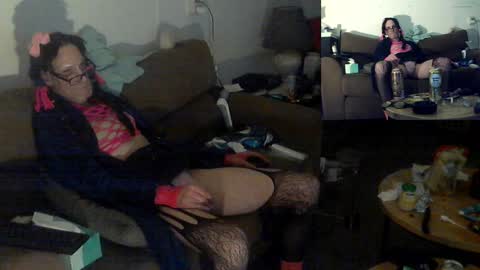 Snapshot of lovely_me165244 chatting on 02-10-26, 07:12 mooie man online show from 02-10-26, 07:12