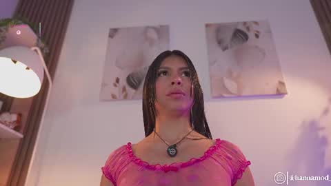 Snapshot of lovely_queens chatting on 07-01-26, 11:12 online show from 07-01-26, 11:12